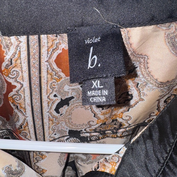 Cute button down - Picture 2 of 2